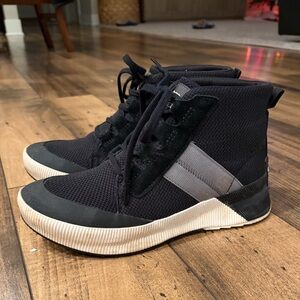 Sorel Black and Gray High-Top Shoes